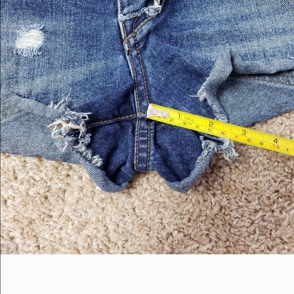 Free people distressed denim shorts. Size 28 - Picture 3 of 5